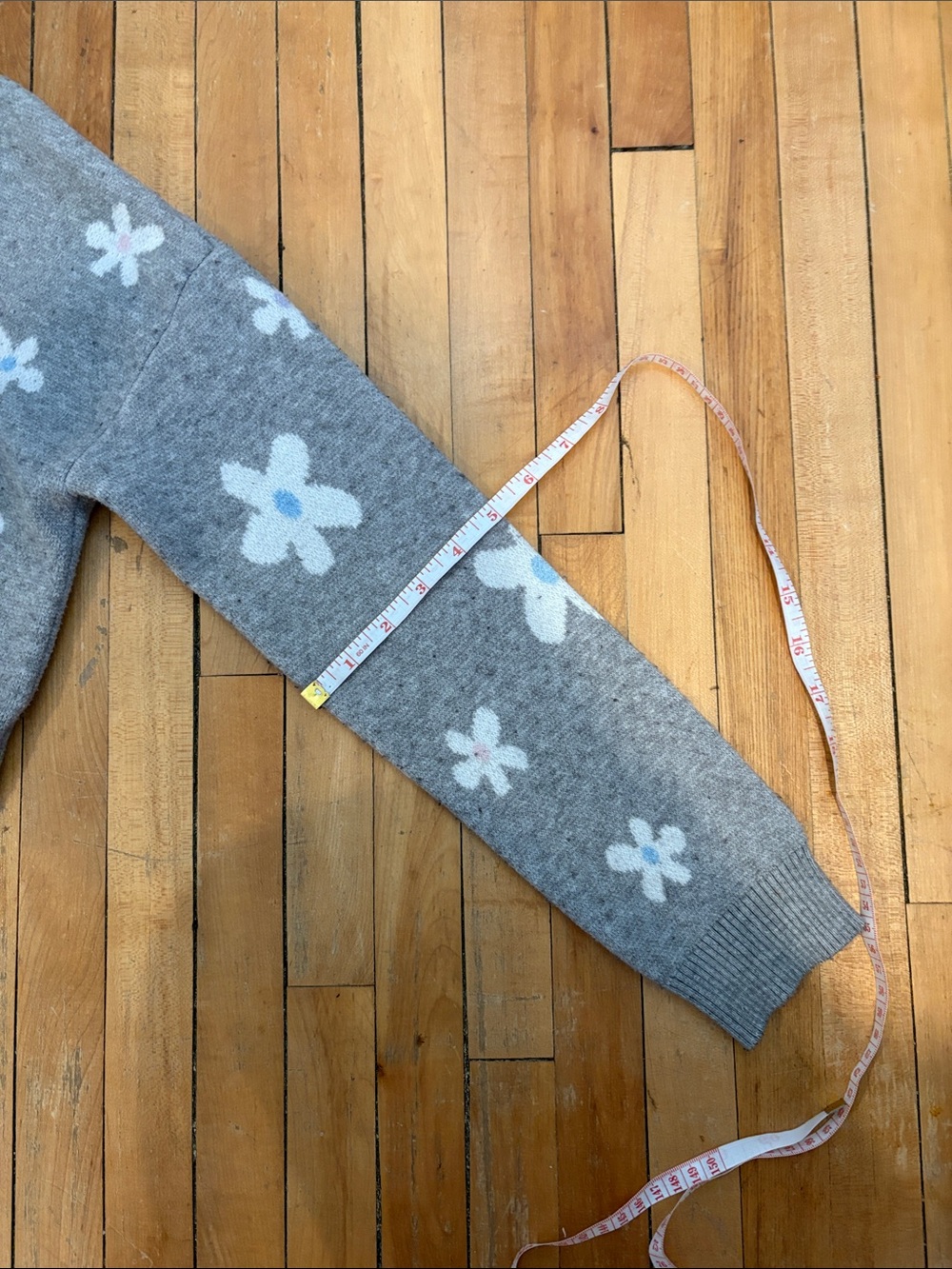 Design History Cropped Sweater - Picture 11 of 11